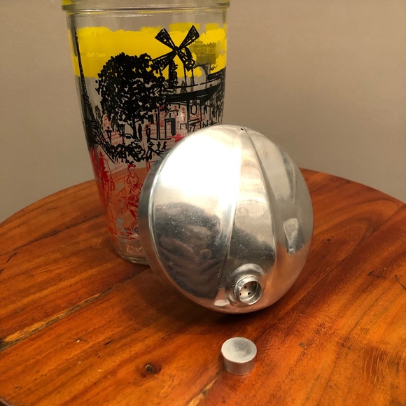 Vintage Cocktail Shaker with Drink Recipes - Picture 6 of 10